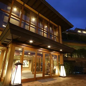 yutorelo-toyako.hokkaidohotelsjapan.com/